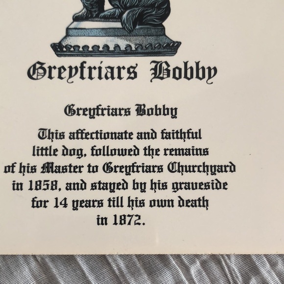 TIMELINE OF LONDON & LONDON TOWER 2 hardcover books & Greenfriars Bobby trivet - Picture 3 of 16